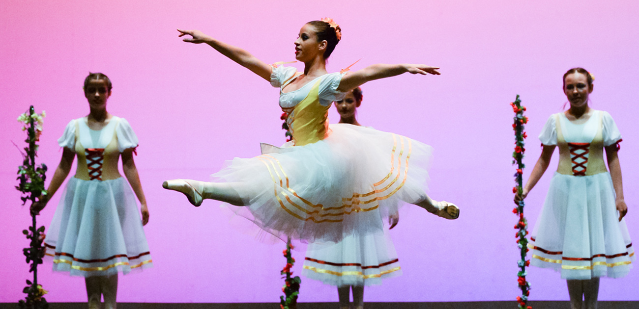 Academia Fernanda Canossa - modalidade - Ballet clássico - destaque